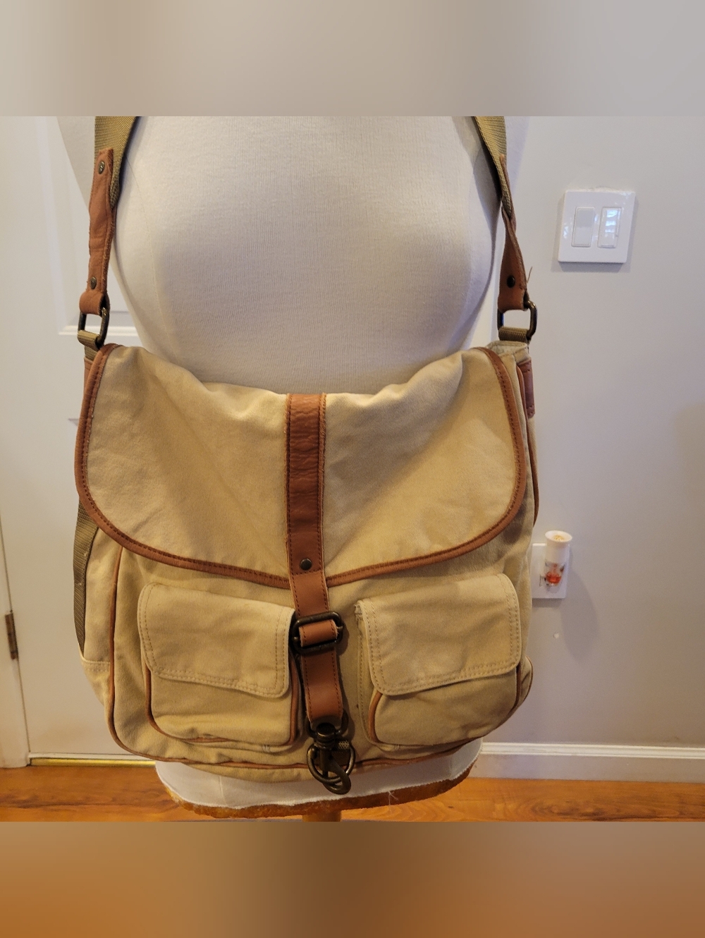 👜GOOD CON~ AMERICAN EAGLE OUTFITTERS-Canvas Messenger Bag